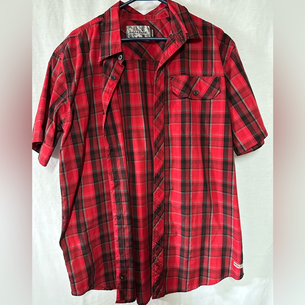Lightly worn. Men’s medium Real Tree plaid button down